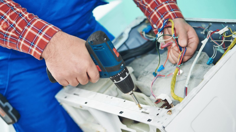 Yunusemre Awox Awox çamaşır makinesi kart tamiri – Su almama arızası orijinal parça ile giderildi. - Teknik servis örneği
